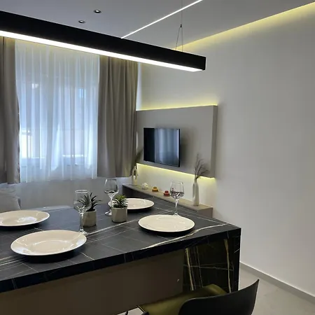 Ladadika Luxury #4 Апартаменты *